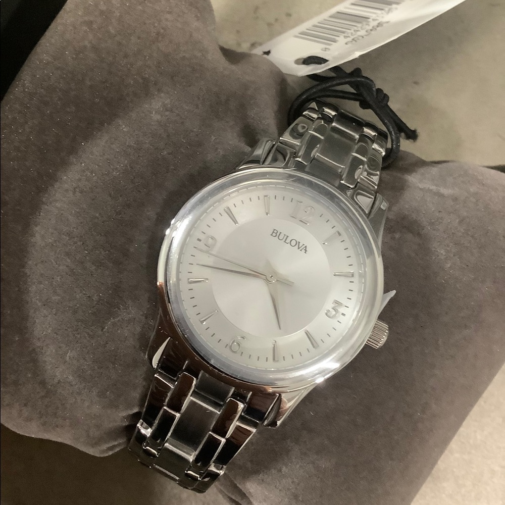 NWT BULOVA STAINLESS STEEL QUARTZ WATCH
